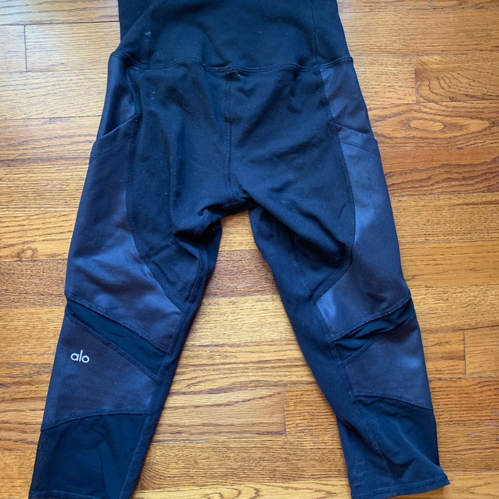 Alo yoga crops